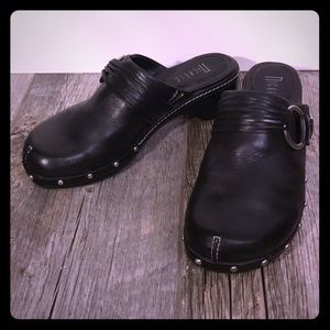 Nickels Vance, leather studded comfort clog